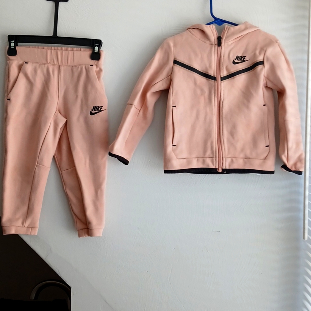 3 years old set from Nike pink use